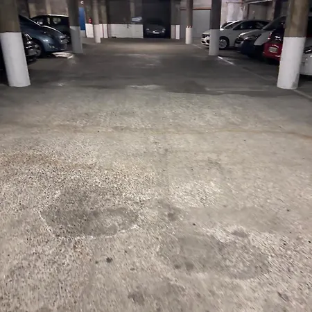 Avec Balcon, Piscine Et Garage Privé Perpignano
