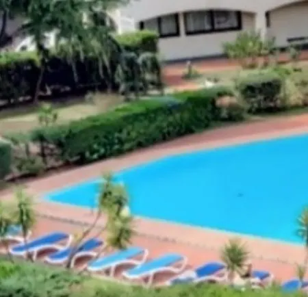Appartamento Avec Balcon, Piscine Et Garage Privé